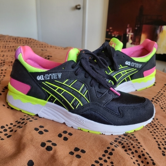 EUC Asics Gel Lyte 5 90s Neon Lights Black Yellow Women 6 - Picture 1 of 11